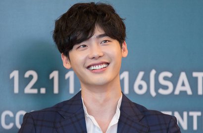 Lihat Lee Jong Suk di 'W', Netter Yakin 'While You Were Sleeping' Bakal Sukses?