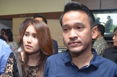 Beredar Video Ayu Ting Ting Jambak Ruben Onsu, Kesal Karena Shaheer Sheikh?