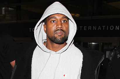 Usai Diamuk Penonton Konser, Kanye West Dilarikan ke Rumah Sakit