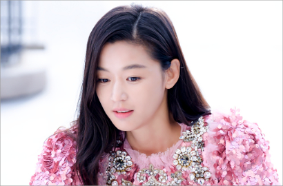 Sampai Seoul, Jun Ji Hyun Jadi Putri Duyung Gembel di 'Legend of the Blue Sea'