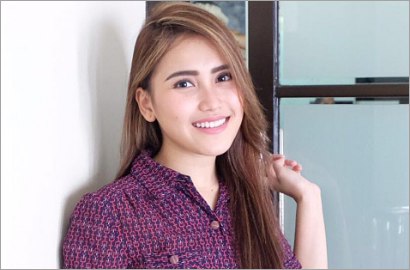 Usai Pamer Ayat Al Quran, Ayu Ting Ting Dibully Umbar Aurat Saat Selfie Bareng Produser