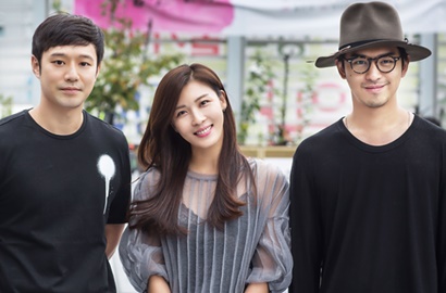 Tampil Serius di Poster, Ha Ji Won cs Penuh Canda Saat Pemotretan 'Risking Life for Love'