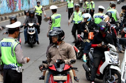 Polisi Gencar Lakukan Operasi Zebra, Meme Kocak Ini Justru Bikin Ngakak