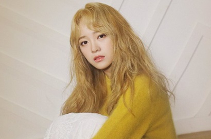 Penuh Bunga, Kim Sejeong IOI Beri Tatapan Sendu di Teaser 'Flower Road'