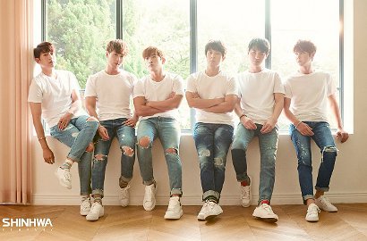 Hitam Putih, Shinhwa Karismatik di Teaser Comeback 'Unchanging Part 1 - Orange'
