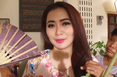 Vega Darwanti Sebenarnya Tak Rela Jadi Ibu Ayu Ting Ting di 'AADeCi'?