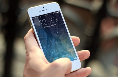 iPhone Ini Terendam Setahun di Dasar Danau Es, Begini Kondisinya