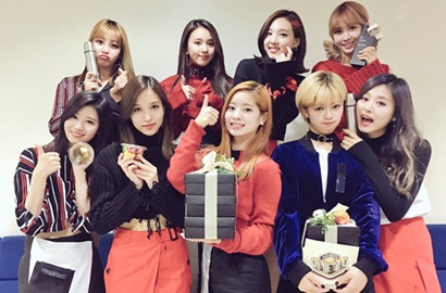 Spesial, Twice Bakal Beri Penampilan Kejutan di MAMA 2016