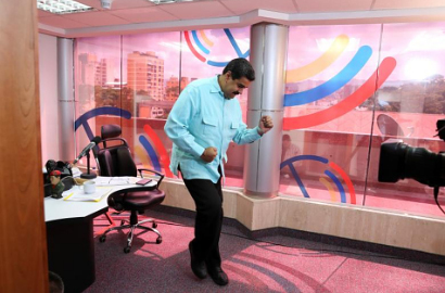 Menari Salsa Saat Negaranya Dilanda Kelaparan, Presiden Venezuala Tuai Kritikan