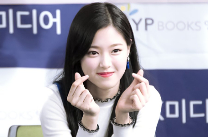 Cantik Banget, Idol Cewek Rookie Ini Disebut Kembaran Na Eun dan Tzuyu