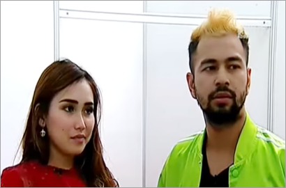 Cuek Isu Nagita Minta Pisah, Raffi Ahmad Pegang Tangan dan Ajak Ayu Ting Ting Berduaan