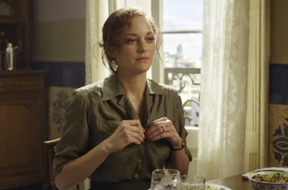 Lepas Kancing Baju, Marion Cotillard Goda Brad Pitt di Trailer 'Allied'