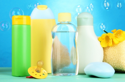 Nggak Melulu Buat Anak Kecil, Inilah Kegunaan Sampo Bayi untuk Orang Dewasa
