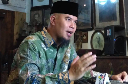 Ahmad Dhani Disindir Bikin Malu Gurunya Gara-Gara Postingan Ini