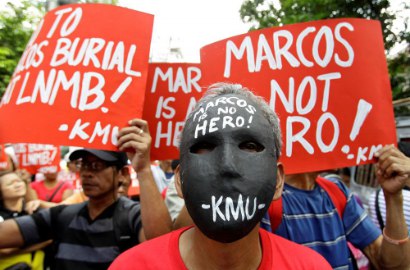 Demo Bugil, Warga Ogah Ferdinand Ramos Dijuluki Pahlawan Filipina