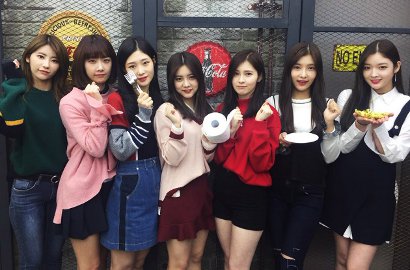 Jatuh dari Panggung Saat Tampil, Kondisi Member DIA Ini Mengkhawatirkan
