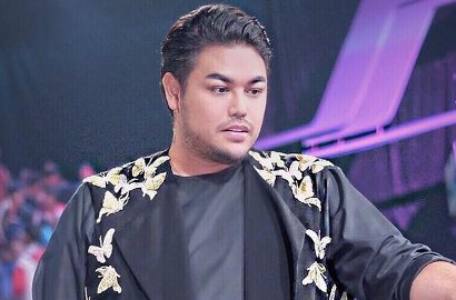 Mirip Ahmad Dhani-Mulan, Ivan Gunawan Tertangkap Basah Makan di Warteg
