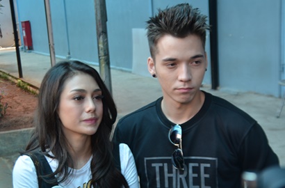 Tak Undang Ayah Stefan ke Pernikahan, Celine: Jauh Bayarin Tiketnya
