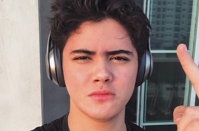 Bareng DJ Butterfly, Wajah Tegang Hingga Tubuh Gemuk Aliando Bikin Salfok