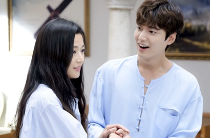 Lee Min Ho - Jun Ji Hyun Kompak Senyum Ceria di BTS 'Legend of the Blue Sea'