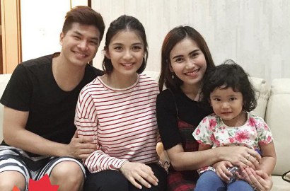 Dipakai Ketemu Nia dan Chelsea, Dress Ayu Ting Ting 'Plagiat' Baju Couple Celine-Stefan