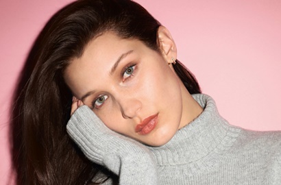 Pakai Bra dan Celana Dalam, Bella Hadid Pamer Foto Selfie Seksinya