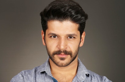 Bikin Penasaran, ANTV Siapkan Program Baru Bareng Emre Kivilcim 'Elif'