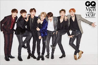 Dinobatkan Jadi Men of the Year, BTS Pose Ganteng dan Seksi di Majalah