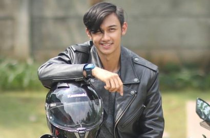 Akhirnya Wisuda, Ucapan Terima Kasih Caesar Hito untuk Pacar Bikin Baper