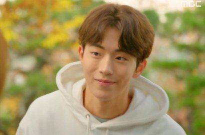 'Kim Bok Ju' Bikin Baper, Nam Joo Hyuk Asyik Tiduran di Pangkuan Sang Mantan