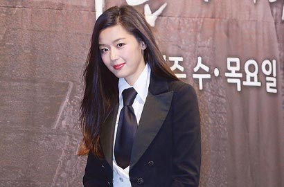 Dianggap Pria Sempurna, Suami Jun Ji Hyun Jadi Sorotan Netter