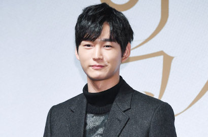 Lee Won Geun Lesu, Yoo In Young Pangku Cowok di Poster Anyar 'Misbehavior'