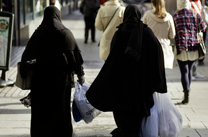 Pemerintah Belanda Larang Pemakaian Cadar di Tempat Umum
