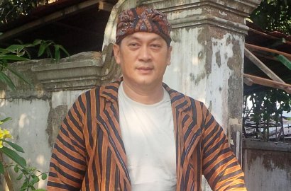 Donny Kesuma Asyik Cium-Ciuman dengan Wanita Lain, Istri Tulis Peringatan