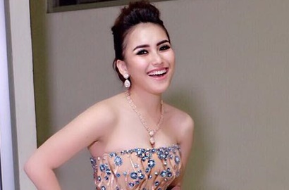 Dikabarkan Meninggal, Ayu Ting Ting Malah Pamer Sukses Gaet 17 Juta Followers