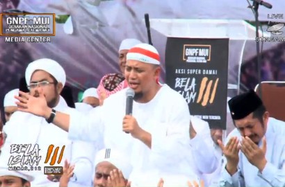 Arifin Ilham Pimpin Dzikir Massal Peserta Aksi Damai 2 Desember