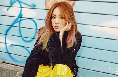 Usai Berita Bubar 2NE1, Dara Sembunyikan Wajah Saat Berangkat ke Filipina