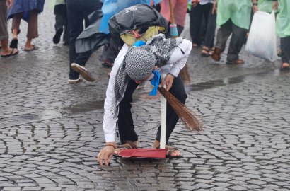 Salut, Massa Aksi Damai 2 Desember Tak Tinggalkan Sampah di Lokasi