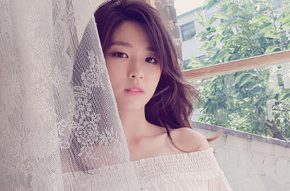 Tutupi Belahan Dada, Seolhyun Malah Dibully Gara-Gara 'Pose Nungging'