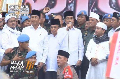Mendadak, Ini Alasan Jokowi Mau Temui Massa Aksi Damai 2 Desember