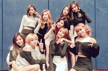 Siap-Siap ke MAMA 2016, Twice Malah Unggah Foto Gila-Gilaan Ini
