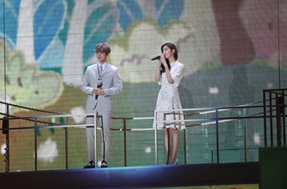 Menang di MAMA, Baekhyun Salting Diminta Suho Gandeng Tangan Suzy