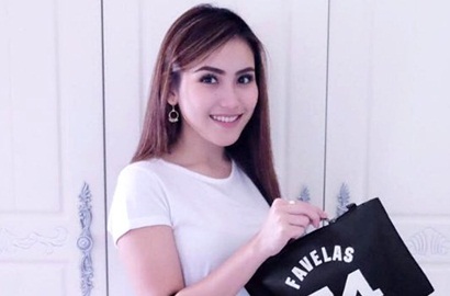 Unggah Video Perilisan Fashionnya, Ayu Ting Ting Pamer Mobil Mewah Ini