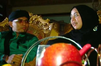 Kisah Asmara Dituduh Settingan, Ini Reaksi Muzdalifah dan Ustadz Calon Suaminya
