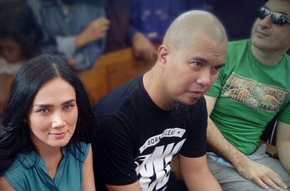 Romantisnya Mulan Jameela Bersandar Manja di Punggung Ahmad Dhani