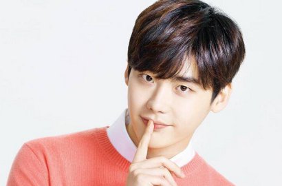 Reuni 'I Hear Your Voice', Lee Jong Suk Pamer Peluk Lee Bo Young cs