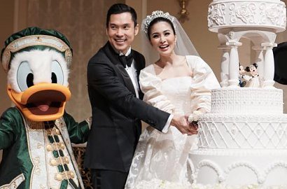 Dibuat dari Bahan Istimewa, Perancang Bocorkan Harga Jas Nikah Suami Sandra Dewi