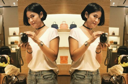 Pamer Gaya Rambut Jadul, Dian Sastro Titisan Nike Ardilla?