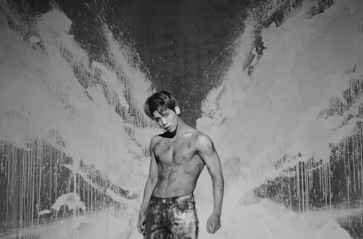 Bikin Speechless, Jonghyun SHINee Pamer Abs di Teaser MV 'Inspiration'