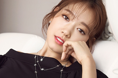 Iklankan Swarovski di Pemotretan, Siap-Siap Terpesona Cantiknya Park Shin Hye